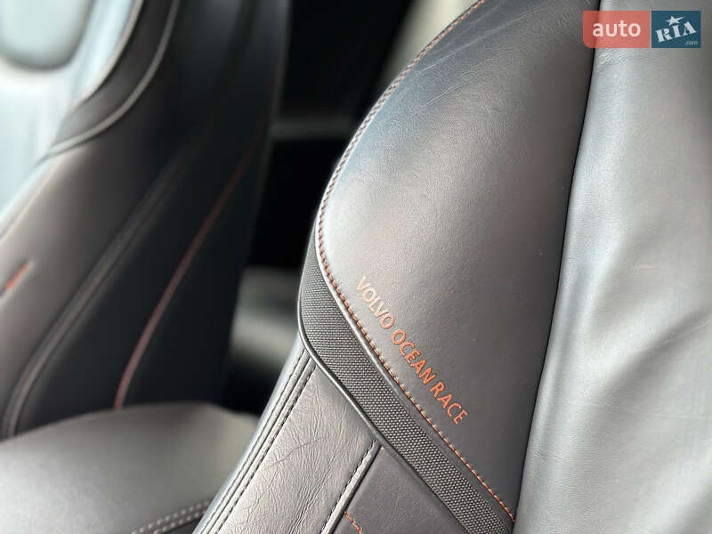 Універсал Volvo V60 2015 в Рівному