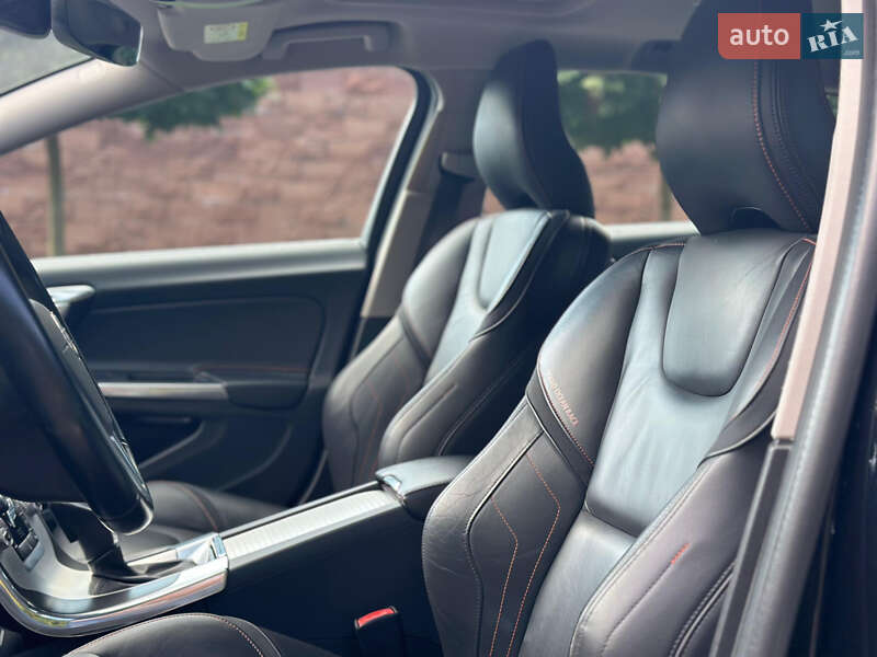 Універсал Volvo V60 2015 в Рівному
