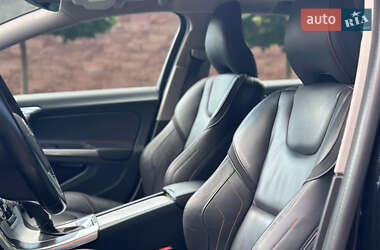 Универсал Volvo V60 2015 в 