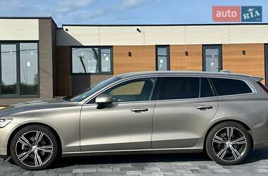 Универсал Volvo V60 2021 в 