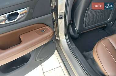 Универсал Volvo V60 2021 в 