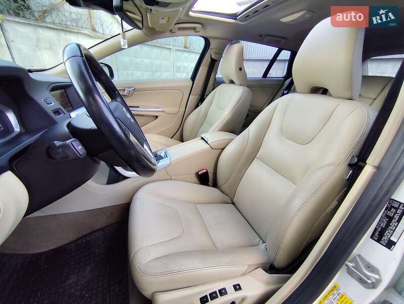 Универсал Volvo V60 2014 в Киеве фото 13 Универсал Volvo V60 2014 в Киеве