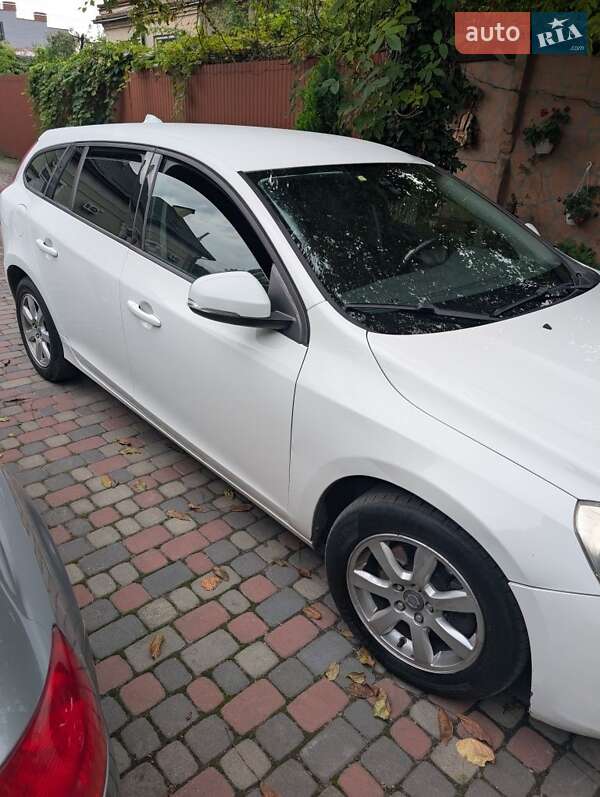 Volvo V60 2011