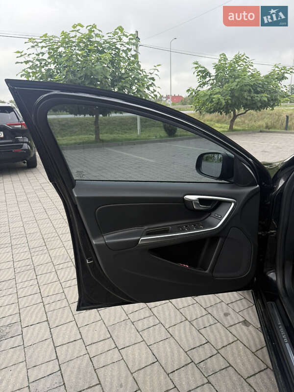 Універсал Volvo V60 2015 в Стрию
