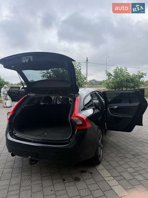 Універсал Volvo V60 2015 в Стрию