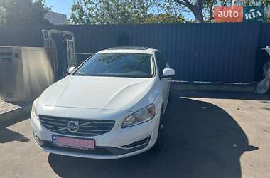 Универсал Volvo V60 2015 в 