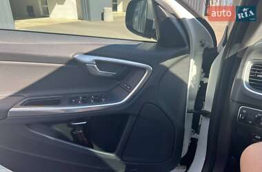 Универсал Volvo V60 2015 в 