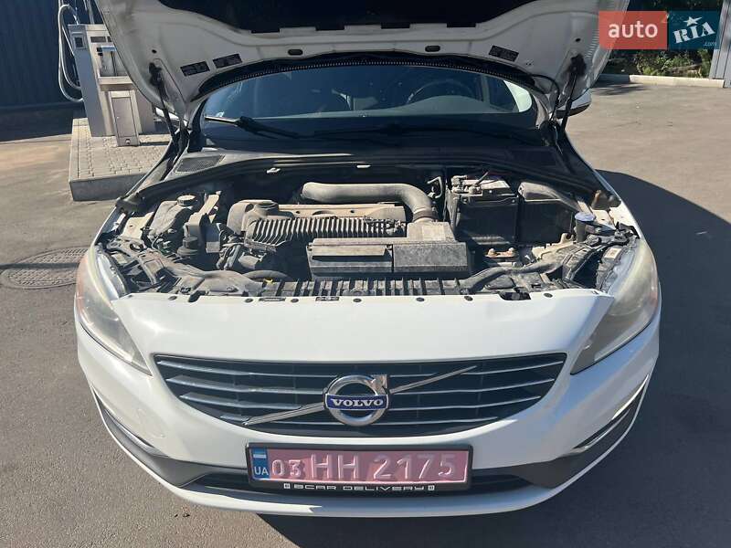 Універсал Volvo V60 2015 в Полтаві