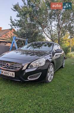 Універсал Volvo V60 2012 в Костопілі