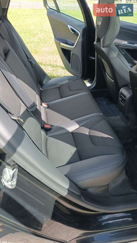 Универсал Volvo V60 2014 в Житомире