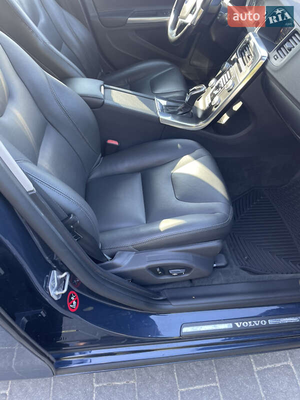 Универсал Volvo V60 2014 в Тернополе
