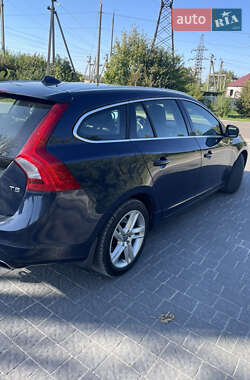 Универсал Volvo V60 2014 в 