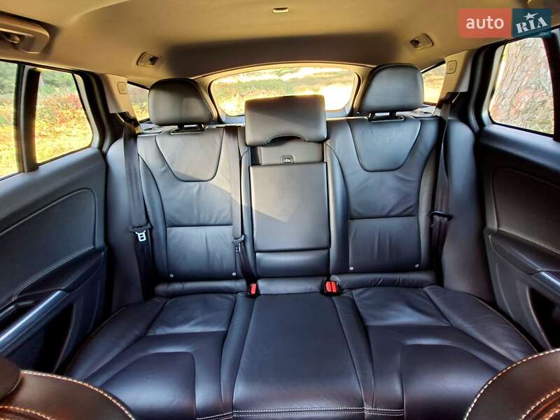 Универсал Volvo V60 2014 в Ровно