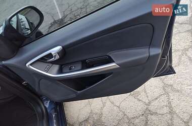 Универсал Volvo V60 2014 в 