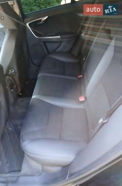 Универсал Volvo V60 2011 в 