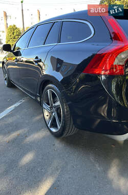 Универсал Volvo V60 2011 в 