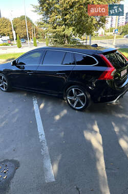Универсал Volvo V60 2011 в 