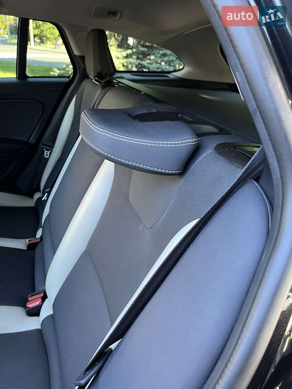 Универсал Volvo V60 2011 в Луцке