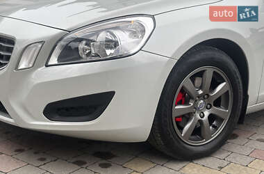 Универсал Volvo V60 2012 в 