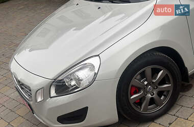 Универсал Volvo V60 2012 в 