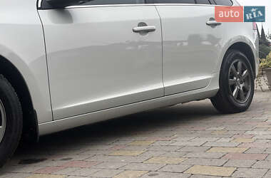 Универсал Volvo V60 2012 в 