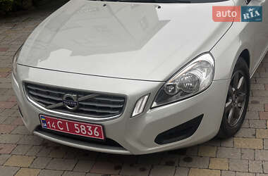 Универсал Volvo V60 2012 в 