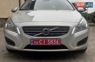 Универсал Volvo V60 2012 в 