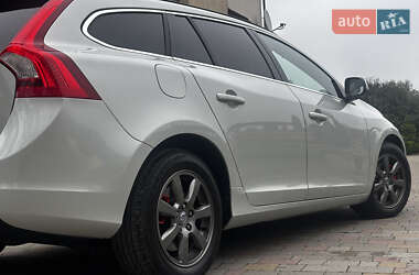 Универсал Volvo V60 2012 в 