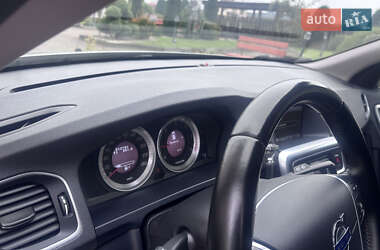 Универсал Volvo V60 2012 в 