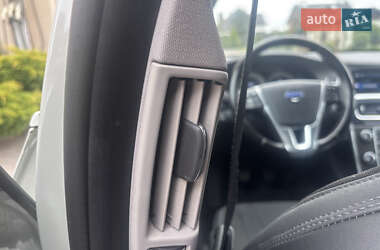 Универсал Volvo V60 2012 в 