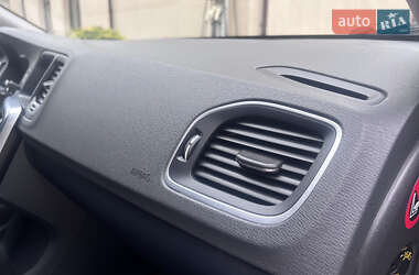Универсал Volvo V60 2012 в 