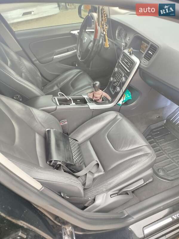 Универсал Volvo V60 2011 в Николаеве