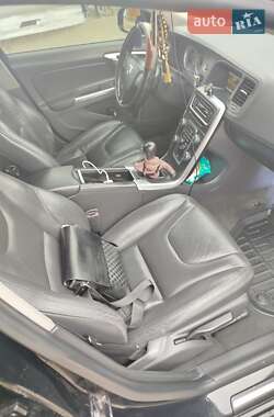Универсал Volvo V60 2011 в 