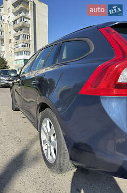 Универсал Volvo V60 2012 в 