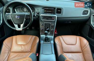 Универсал Volvo V60 2013 в 
