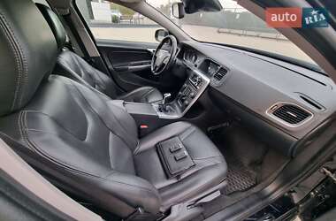 Универсал Volvo V60 2015 в 