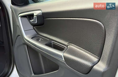 Универсал Volvo V60 2011 в 