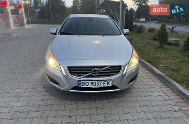 Универсал Volvo V60 2011 в 