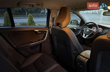 Универсал Volvo V60 2011 в 