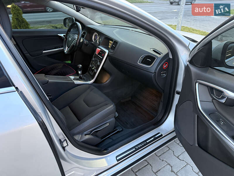 Универсал Volvo V60 2011 в Тернополе