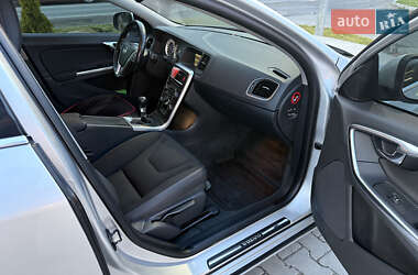 Универсал Volvo V60 2011 в 