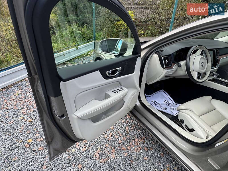 Универсал Volvo V60 2020 в Дрогобыче