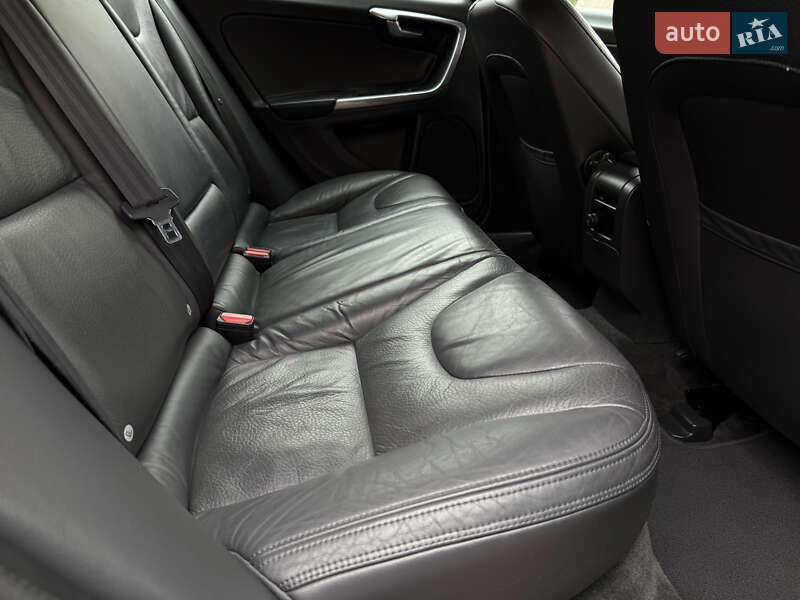 Универсал Volvo V60 2012 в Стрые фото 75 Универсал Volvo V60 2012 в Стрые
