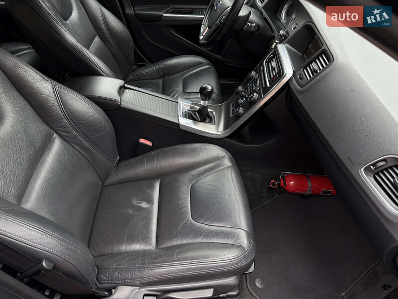 Универсал Volvo V60 2012 в Стрые фото 81 Универсал Volvo V60 2012 в Стрые
