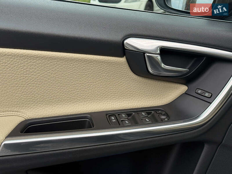 Универсал Volvo V60 2013 в Львове