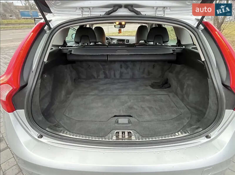 Универсал Volvo V60 2014 в Николаеве