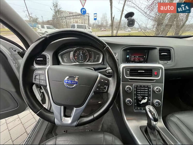 Универсал Volvo V60 2014 в Николаеве