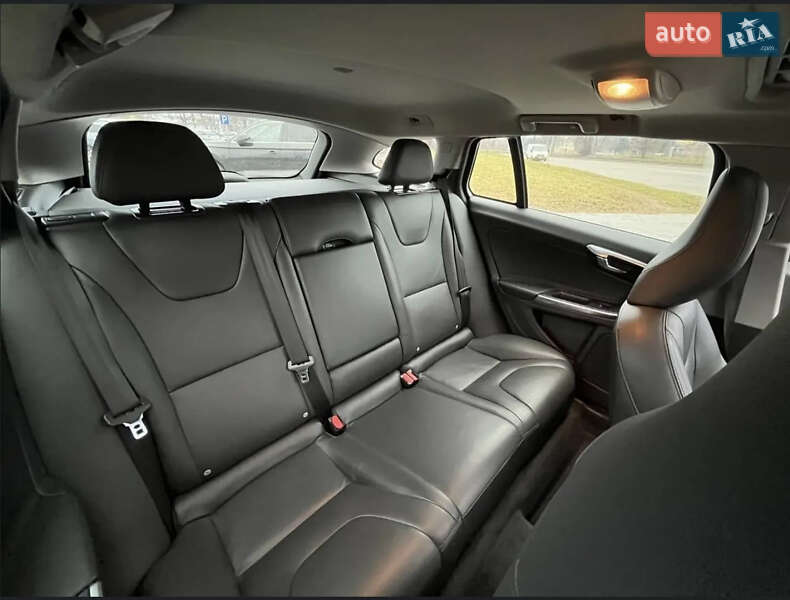 Универсал Volvo V60 2014 в Николаеве
