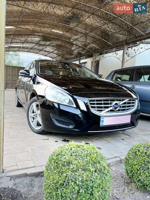 Универсал Volvo V60 2012 в Ахтырке