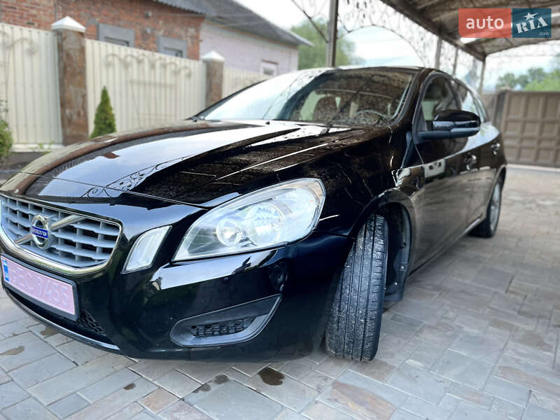 Универсал Volvo V60 2012 в Ахтырке